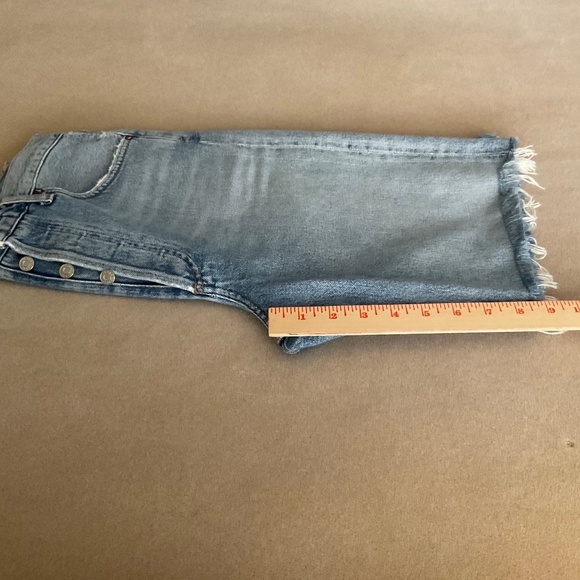 Agolde 90’s Short in Force - Picture 5 of 6